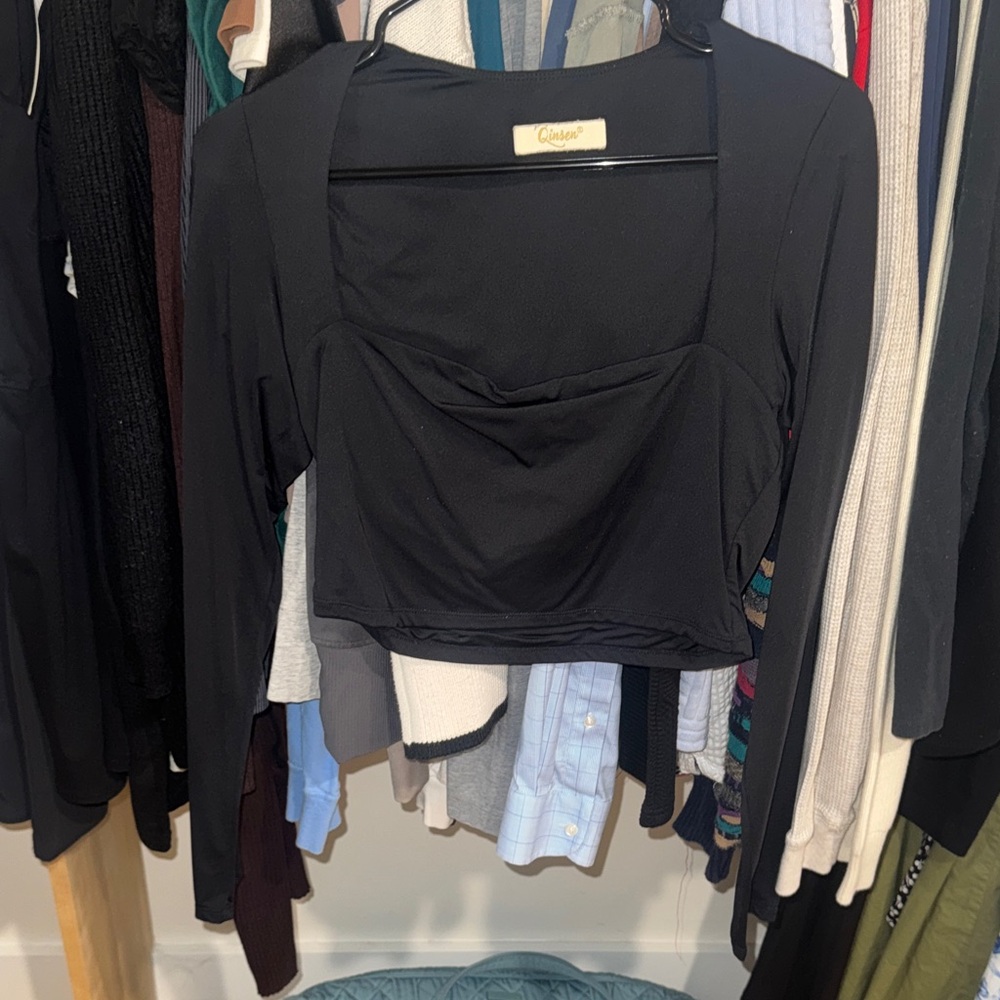 Black Long Sleeve Crop Top